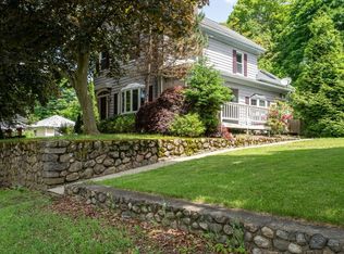 84 Garfield Ave, Woburn, MA 01801