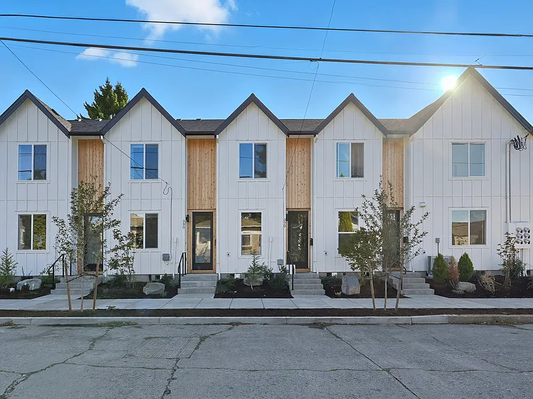 330 NE 58th Ave — Photo 11