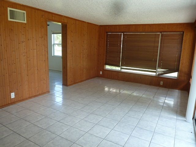 1st image of 6085 Lake Lizzie Dr