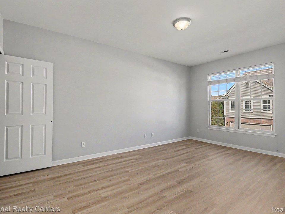 1152 Alameda Blvd, photo 14