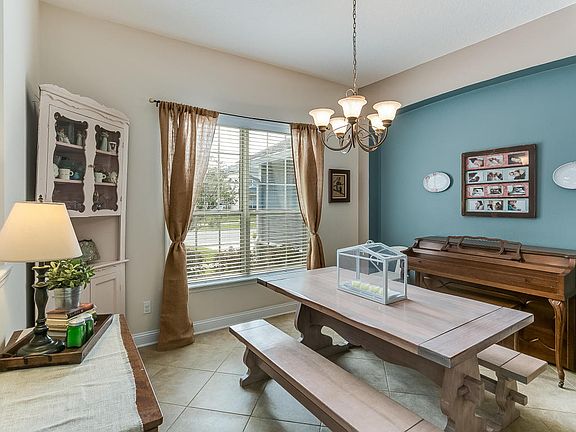4th image of 12434 Blackwater Ct