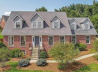 906 Falcon Run, New Albany, IN 47150