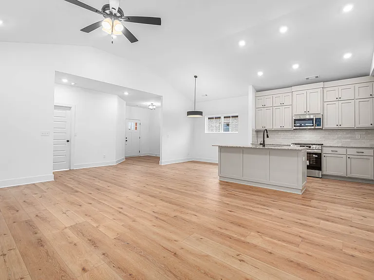 6808 Fir St — Photo 7
