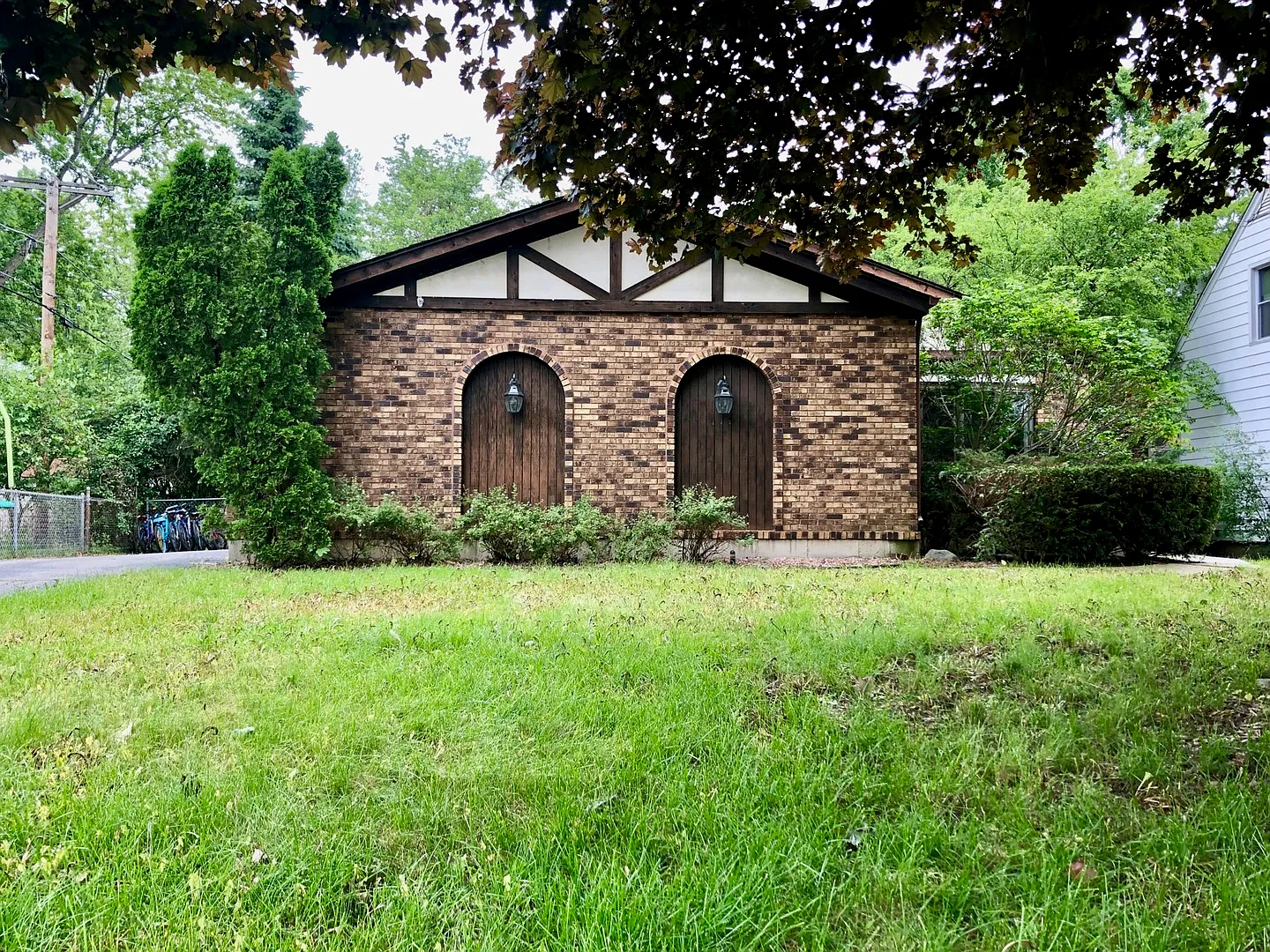 405 Dalton Ave photo 1