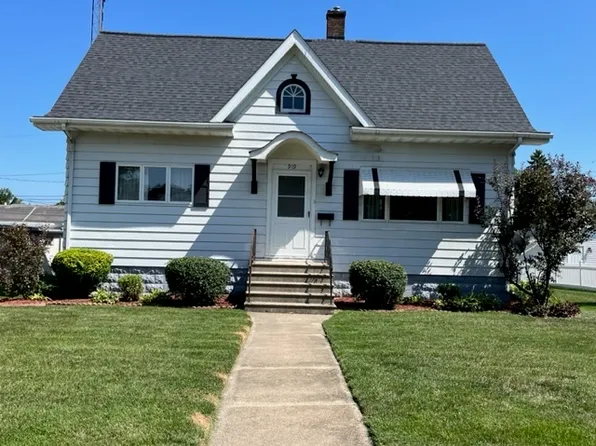 919 N 8th St, Rochelle, IL 61068