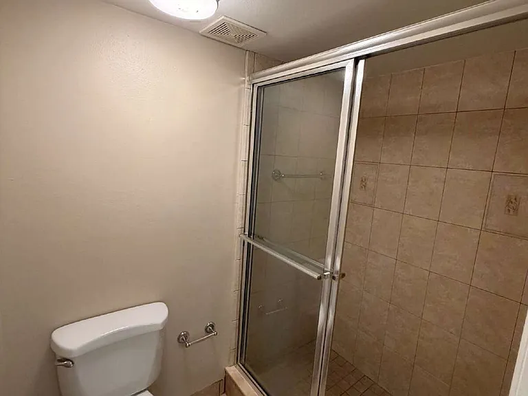 14001 Dominion Ct — Photo 34