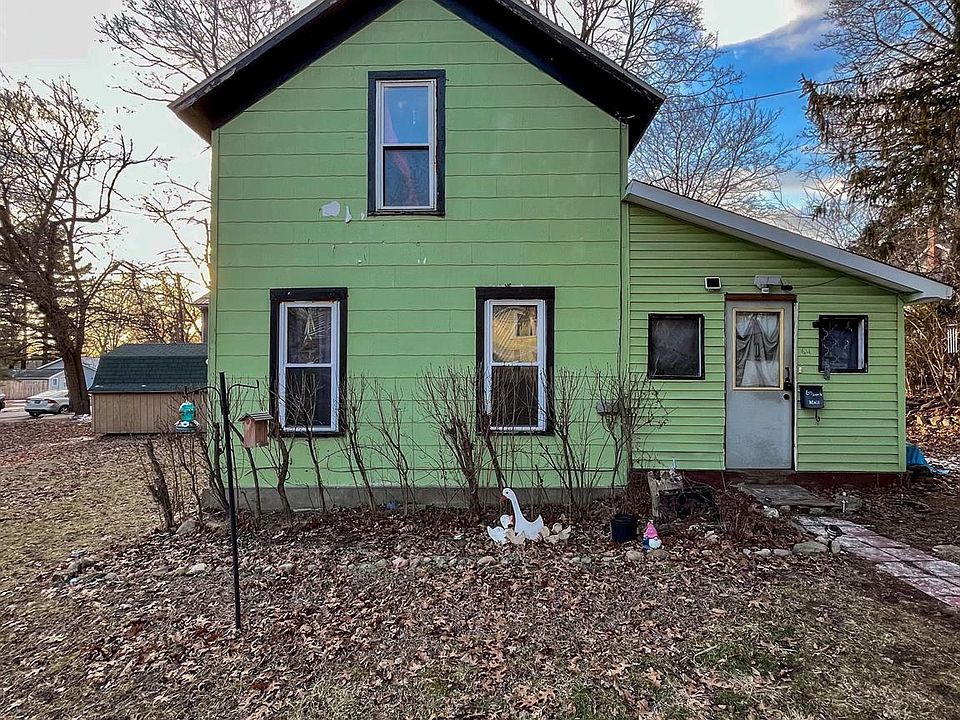 1st image of 64 Salem St