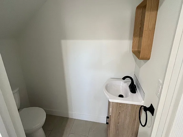 10348 Montgomery Ave — Photo 6