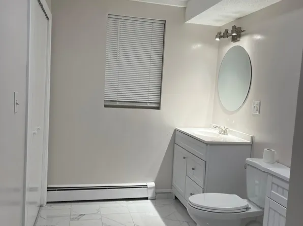 127 Tecumseh St APT 2, Fall River, MA 02721