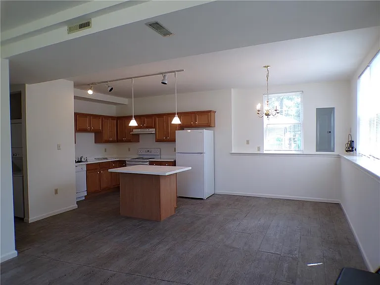 1624 W Whitehall St #1 — Photo 4