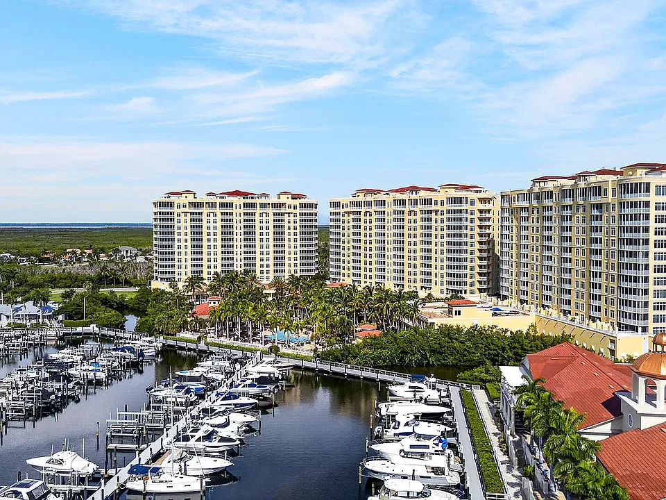 6081 Silver King Blvd #302