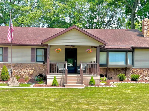 3908 State Rd, Fort Gratiot, MI 48059