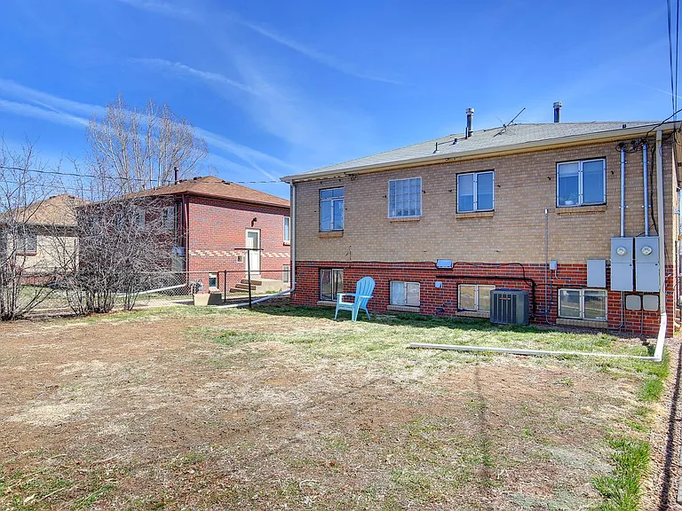 3361 Leyden St — Photo 14
