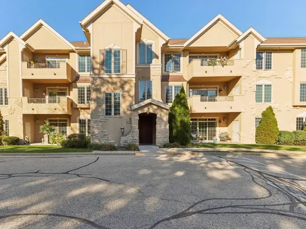 2912 North University DRIVE #208, Waukesha, WI 53188