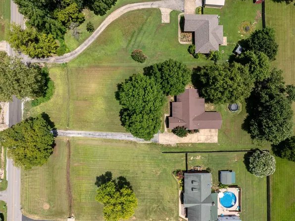 3780 Meade Lake Rd, Millington, TN 38053