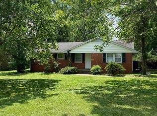 1217 W Freeman St, Carbondale, IL 62901