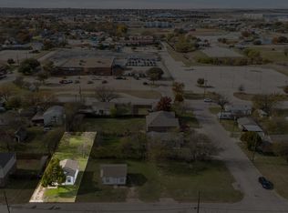 309 Hallvale Dr, White Settlement, TX 76108