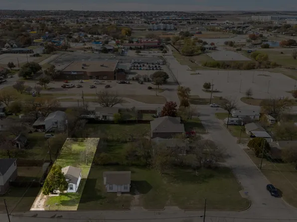 309 Hallvale Dr, White Settlement, TX 76108