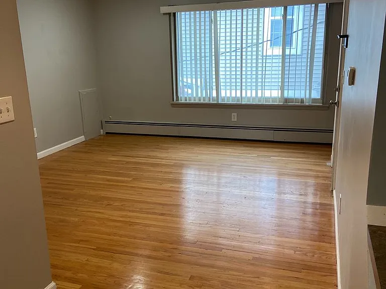 122 N Lafayette Ave — Photo 4
