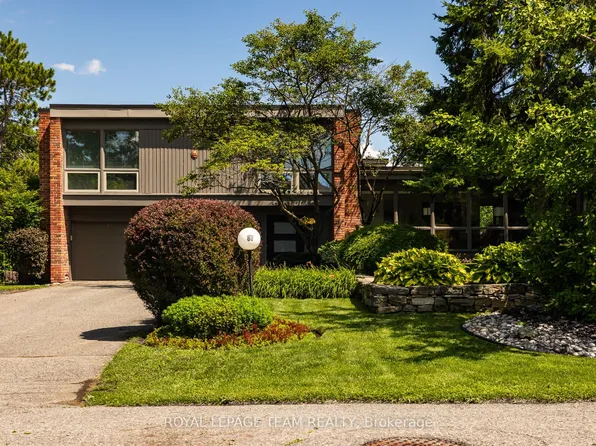 87 Pentland Pl, Ottawa, ON K2K 1V9