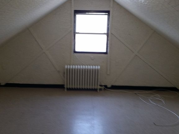 5th image of 1549 E 46th St