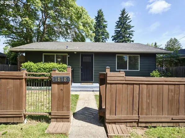 1818 E 32nd St, Vancouver, WA 98663
