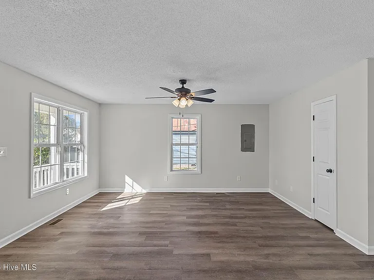 1216 Walt Bellamy Dr — Photo 3