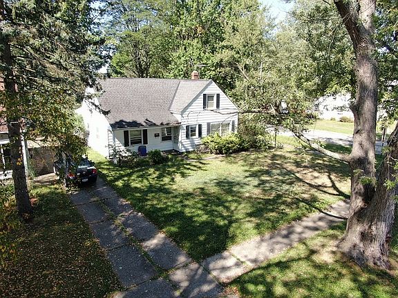 2nd image of 6890 Beresford Ave