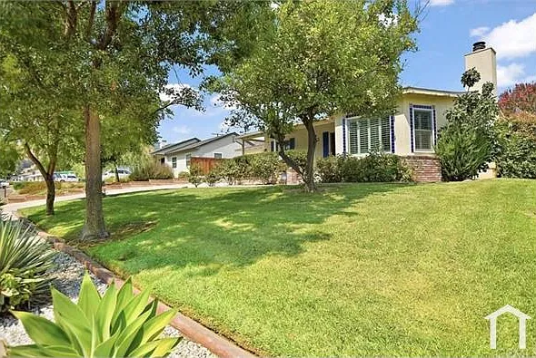 3645 Camellia Dr — Photo 8