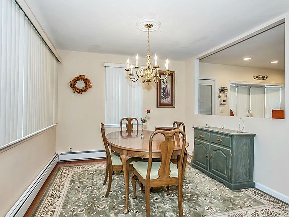 4th image of 701 Franklin Ave