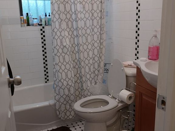 5th image of 200 Irving Ave APT 2D