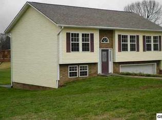 1411 Holbert Rd, Dandridge, TN 37725