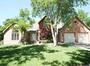 922 Wendy Rd, Waterloo, IA 50701