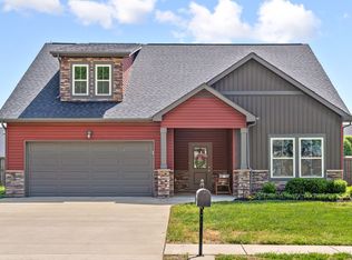 1027 Michaela Cir, Clarksville, TN 37043