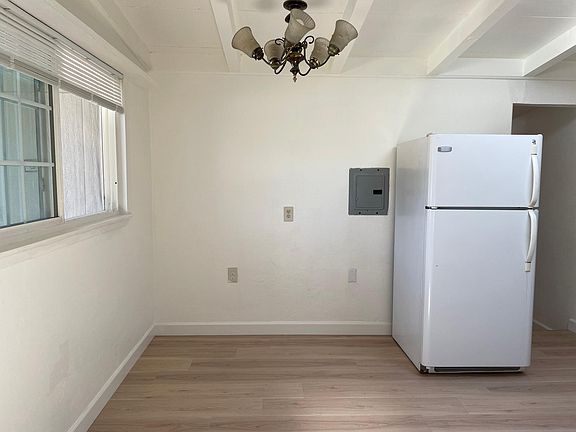 5th image of 324 Ivy Dr