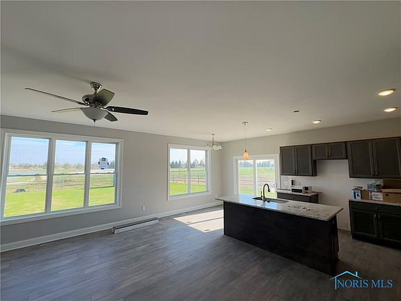 4th image of 215 Avilyn Ln