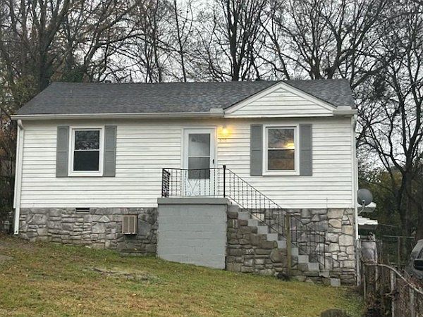1st image of 930 Sharpe Ave