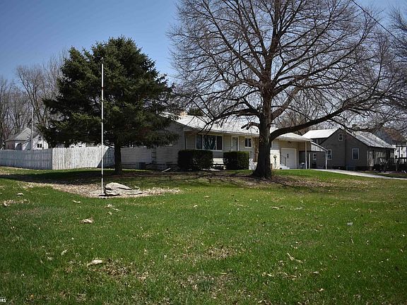 5th image of 405 N Main St