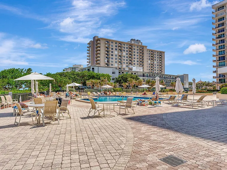 1900 S Ocean Blvd #8G — Photo 32