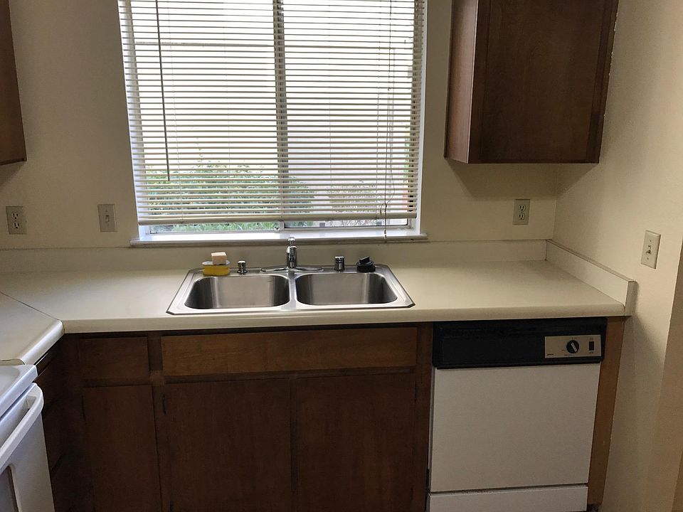 2nd image of 368 Caribe Way
