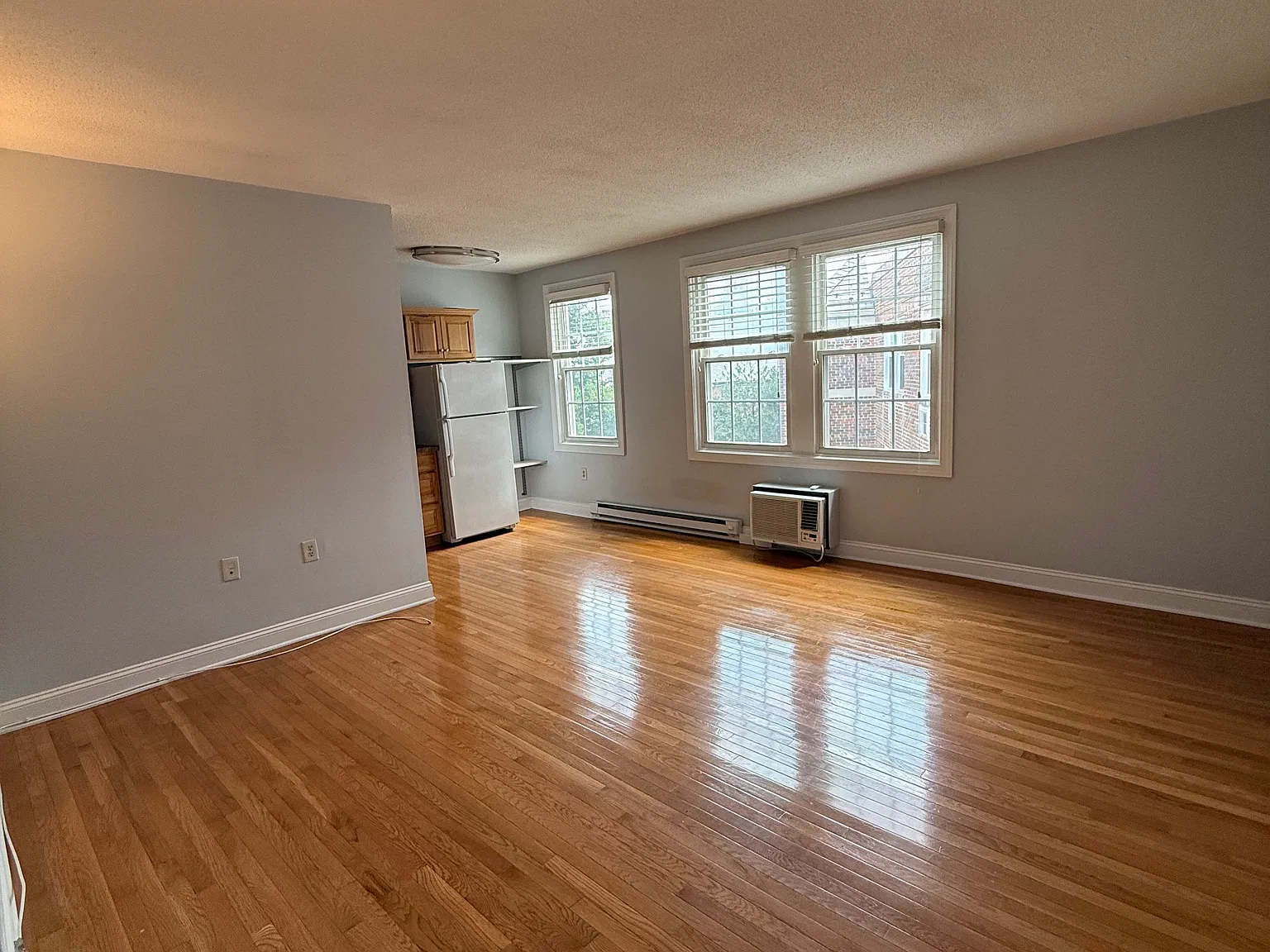 Studio, 400 sqft, $1,545 — Photo 2