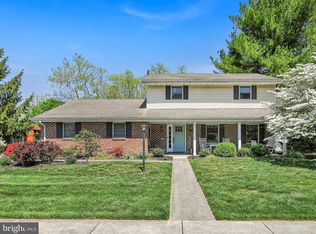 66 Heritage Rd, Akron, PA 17501