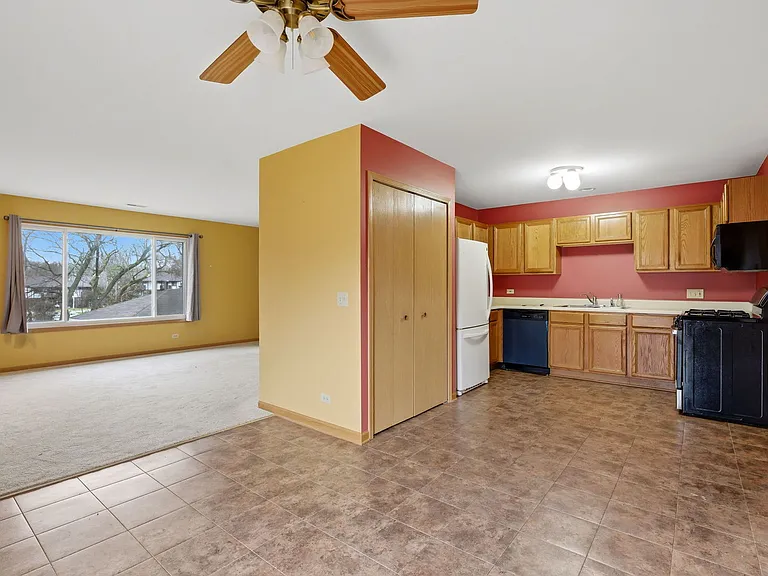490 Westwood Ct #D — Photo 5