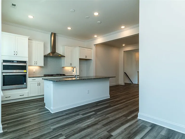 306 Clementine Dr — Photo 7