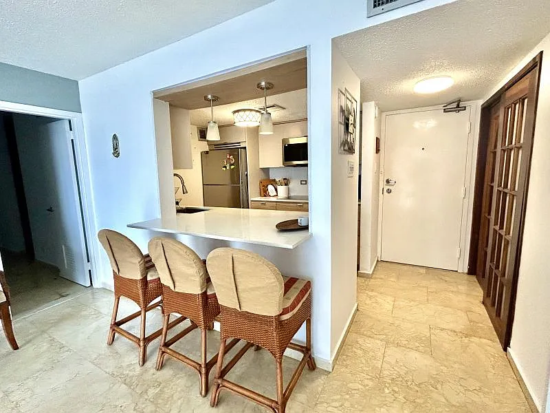 3 bed, 2.0 bath, 1471 sqft, $3,500 — Photo 3