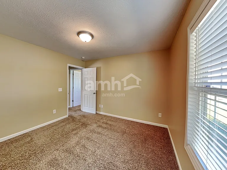 115 Crenshaw Dr — Photo 18