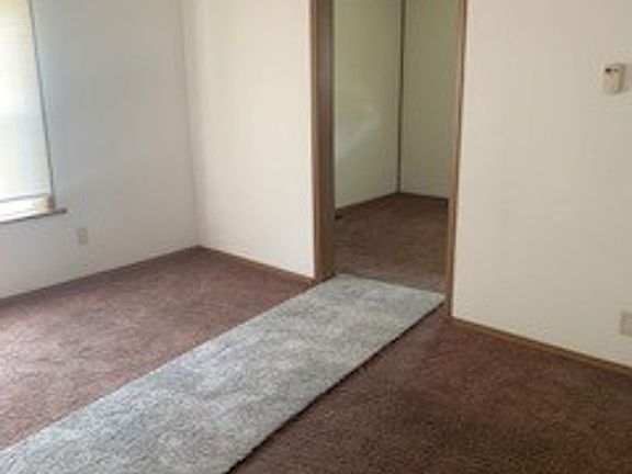 4th image of 344 Broadview Ave