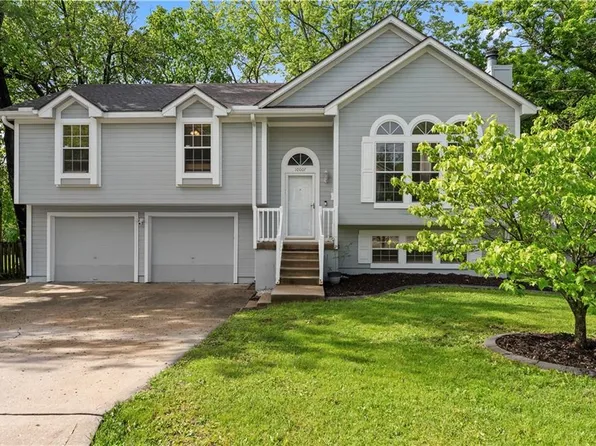 10007 E 70th Ter, Raytown, MO 64133