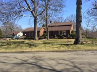 28 Hickory Hill Rd, Branford, CT 06405