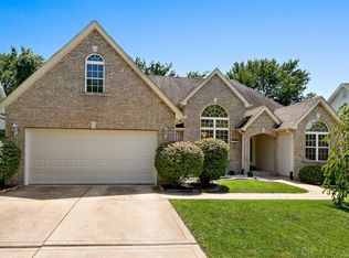 3905 White Rose Ln, Saint Charles, MO 63304